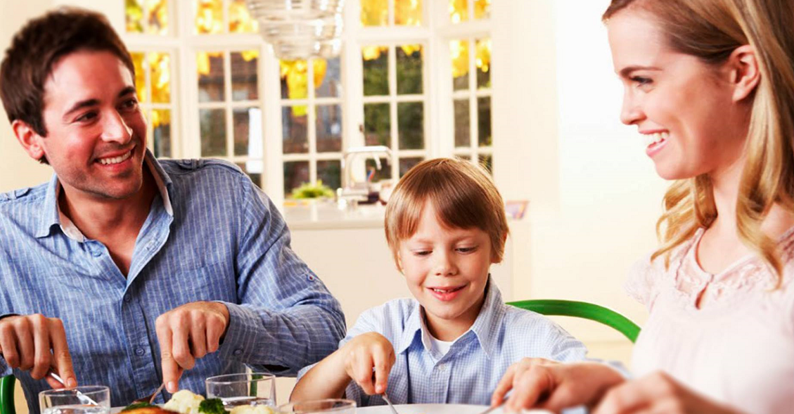 Pais sÃ£o exemplos na hora da alimentaÃ§Ã£o