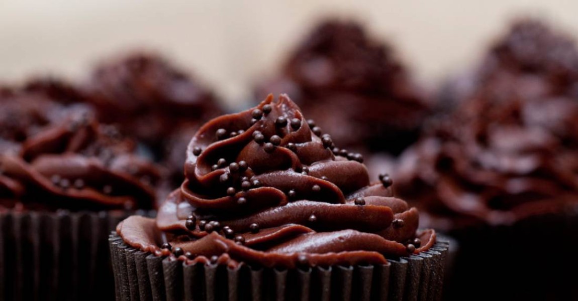 Faça com as crianças: cupcake de chocolate